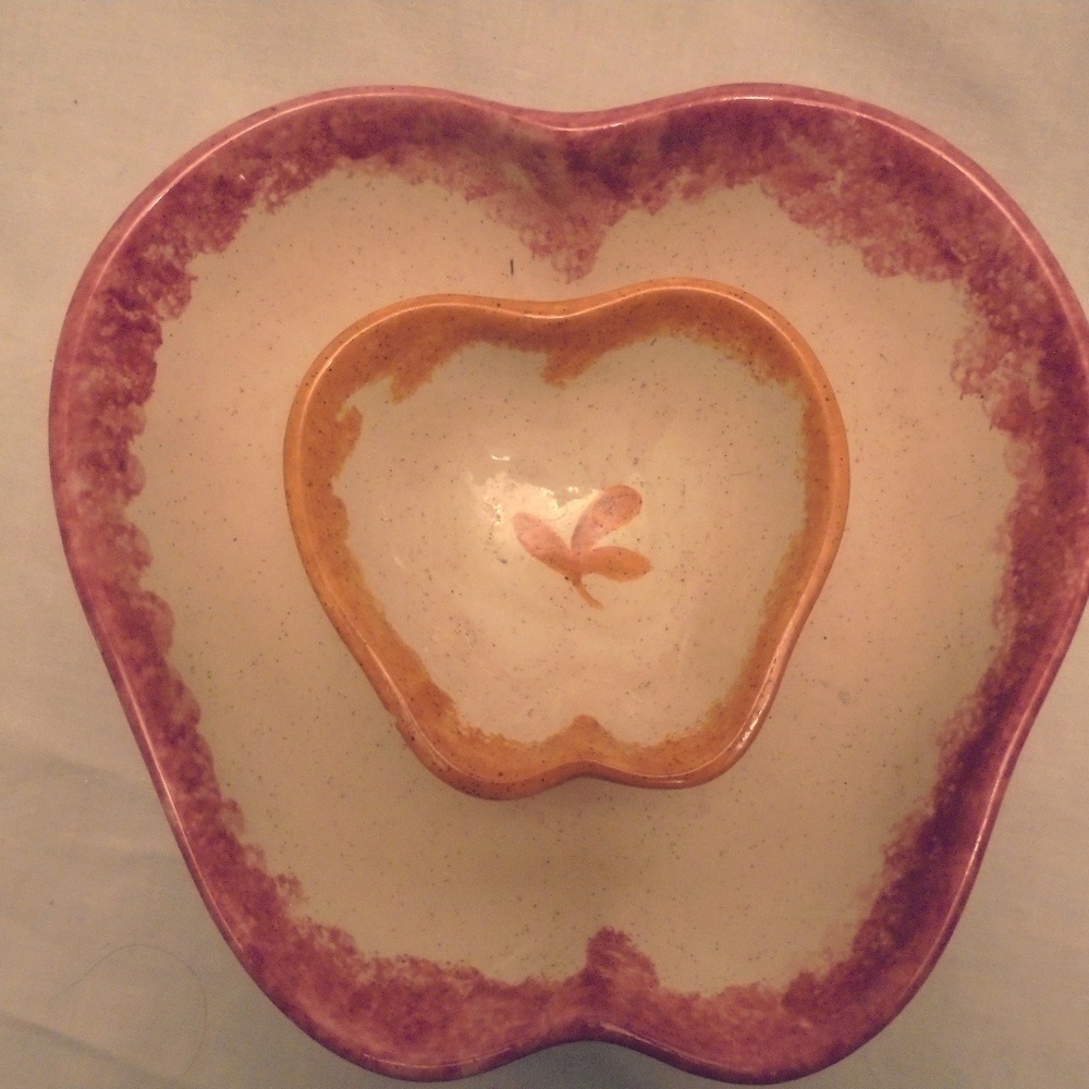 2-Vintage speckled Farm Bowls ~Apple & stem leaf~